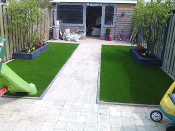 Kunstgras voor kinderen in achtertuin in Bunschoten Spakenburg
